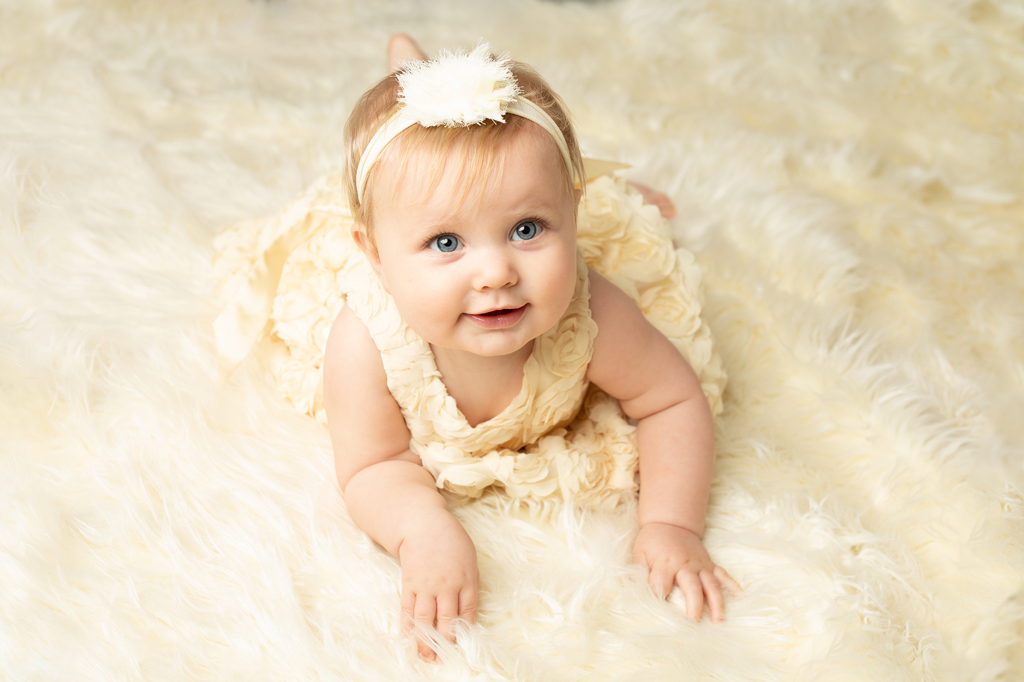 La Crosse Wisconsin newborn baby milestone photographer - Visual Creations Photography